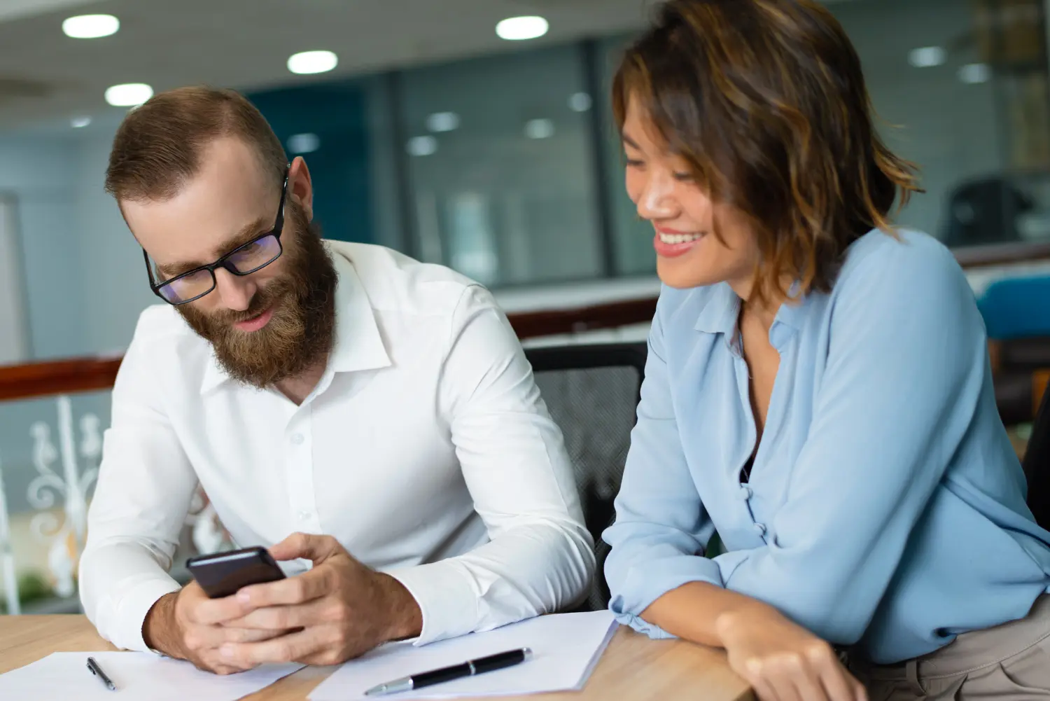 Apprenants d'Ecoris Executive en plein exercice de Finance